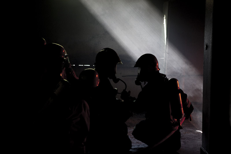 Einsatzfotos bei einem Wohnungsbrand für eine Ausstellung über die Arbeit der <b>Feuerwehren Hannover